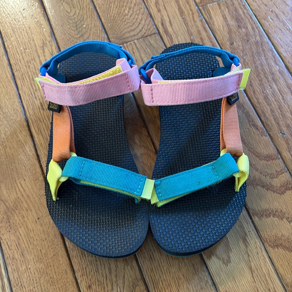 Teva Kids Size 2
